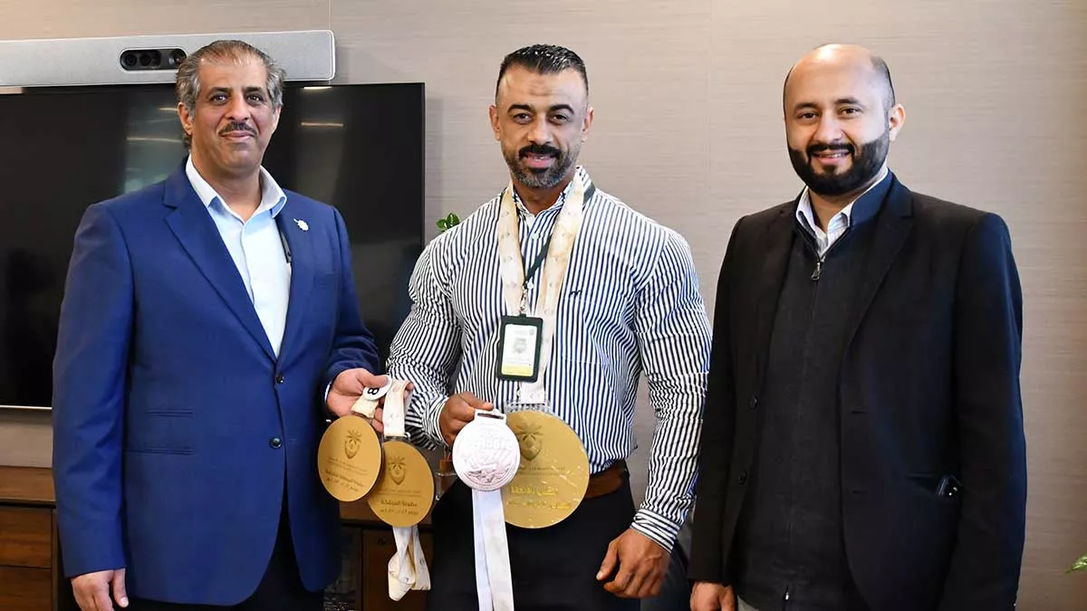 Bodybuilder Mohammad Al-Darwish with management