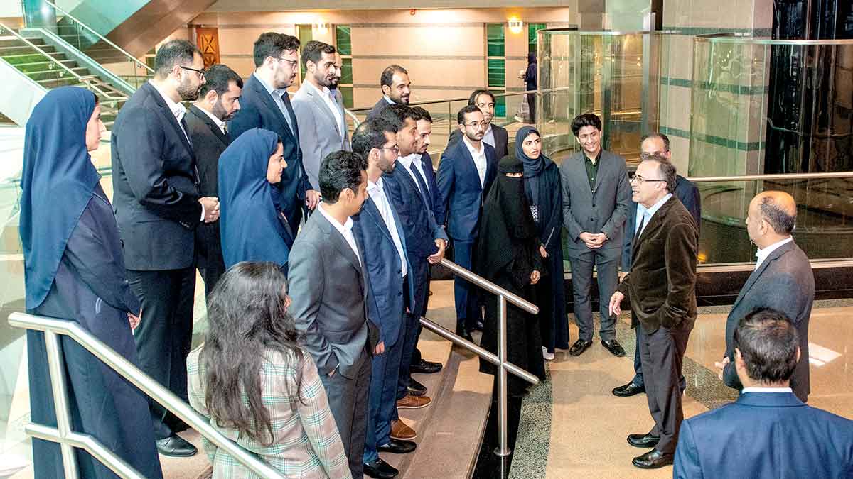 Global AI corridor course completed by 18 Aramcons meet with CEO