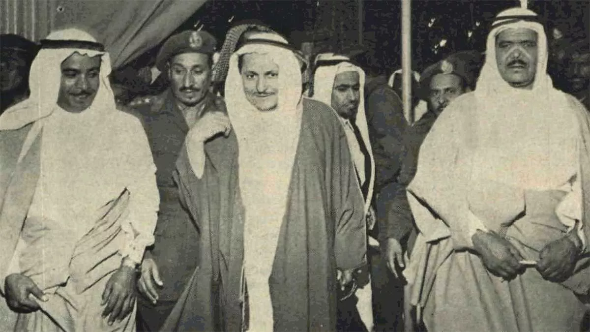 1966 deputy governor of Najran Shaykh ‘Ulayan al-Mu’ammar visits Aramco Traveling Oil Exhibit