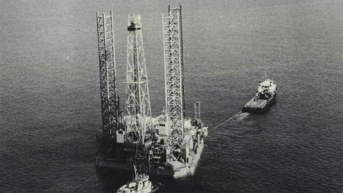 April 1988 Aramco drilling rig