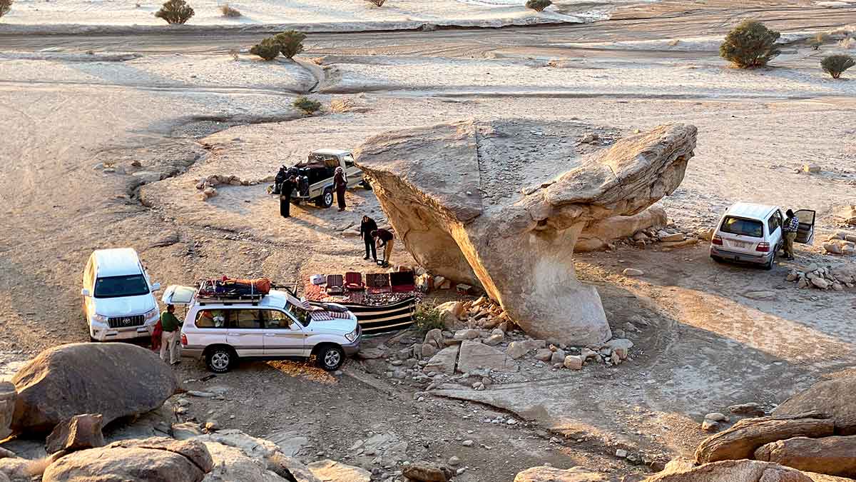 Mohammad Al Ghamdi rock travel article cars break down