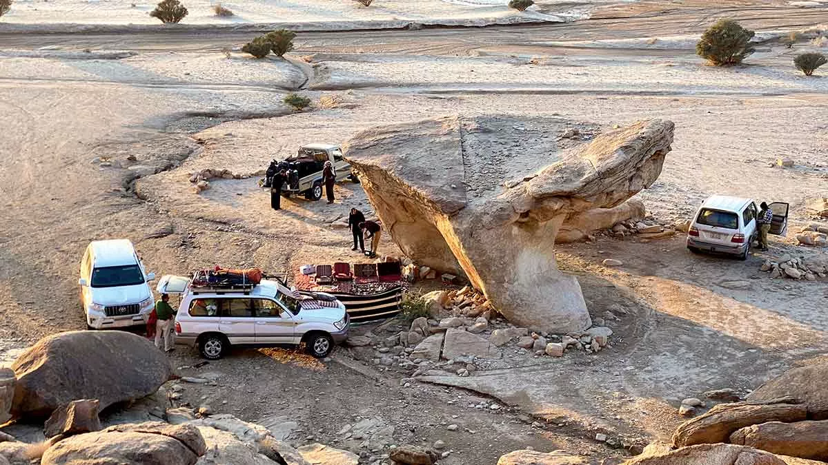 Mohammad Al Ghamdi rock travel article cars break down