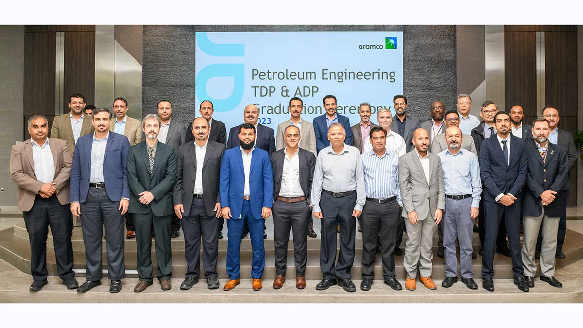 Petroleum Engineering honors new technologist and advanced degree program graduates
