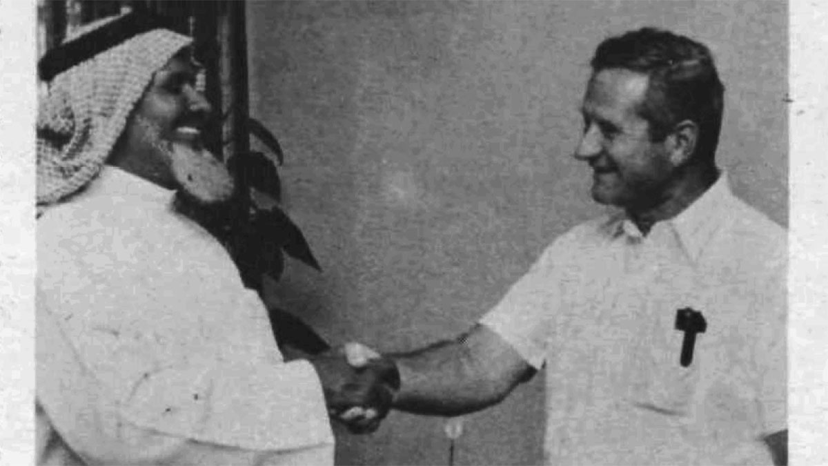 Ghazi al-Gahtani congratulated for 28 year accident free driving record 1979