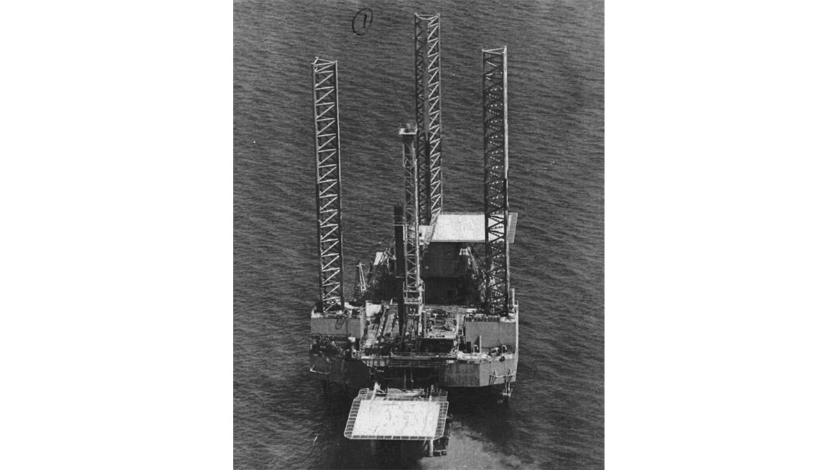 Aramco cantilever offshore rig design 1977