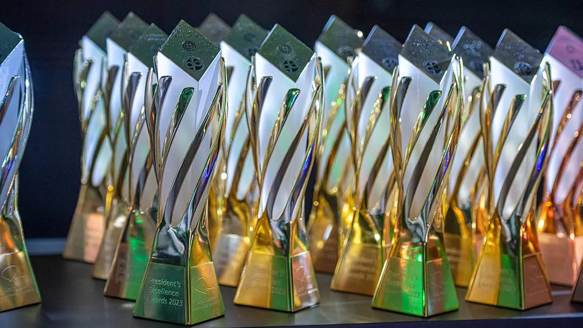 2023 presidents excellence awards trophies