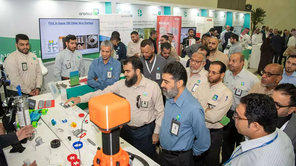 Fadhili demonstration to management attending the 2023 Southern Area Gas Operations maintenance forum in Al-Hasa