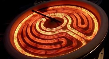 نصائح للسلامة في فصل الصيف: تشير الإحصائيات إلى أن الحرائق المنزلية تحدث غالبًا نتيجة ترك الطعام دون مراقبة أثناء الطهي