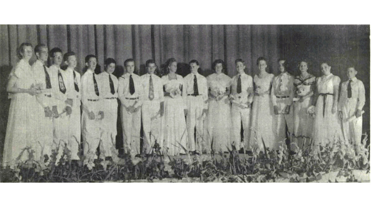 1952 graduating students from Dhahran Aramco dependents