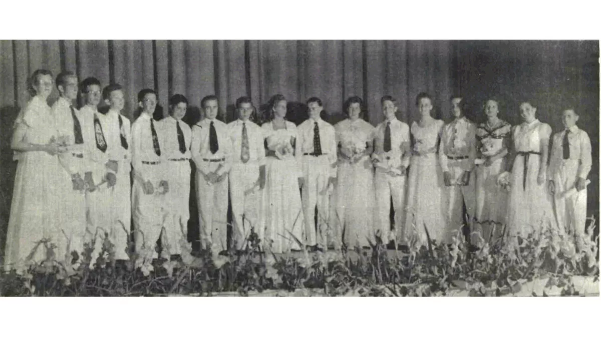 1952 graduating students from Dhahran Aramco dependents