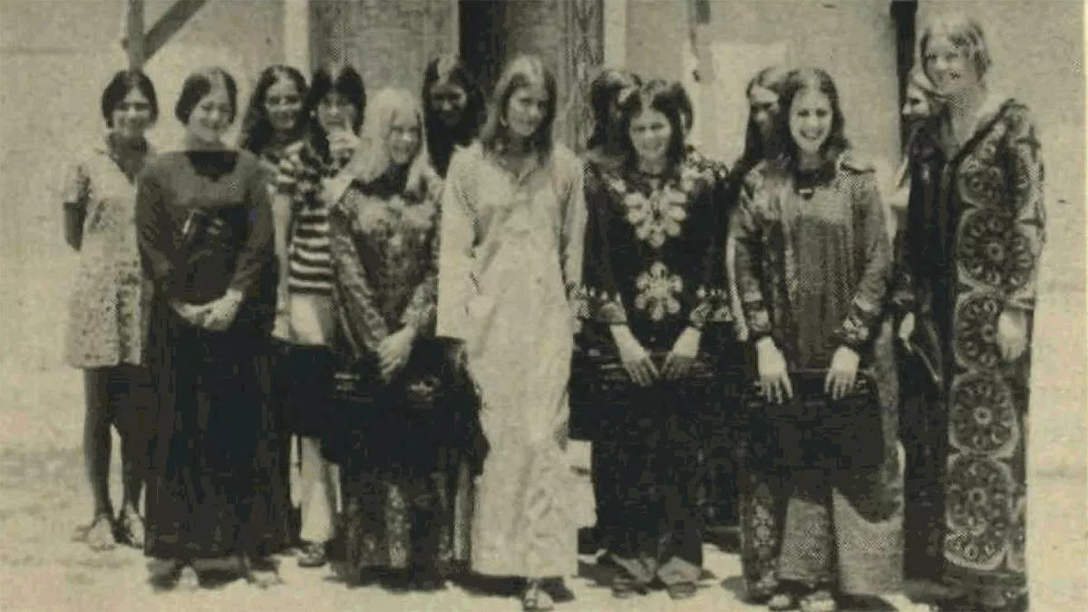 August 1972 Aramco school children donate to Dammam girls school