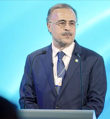 VIDEO: At World Economic Forum, CEO emphasizes facts over misinformation