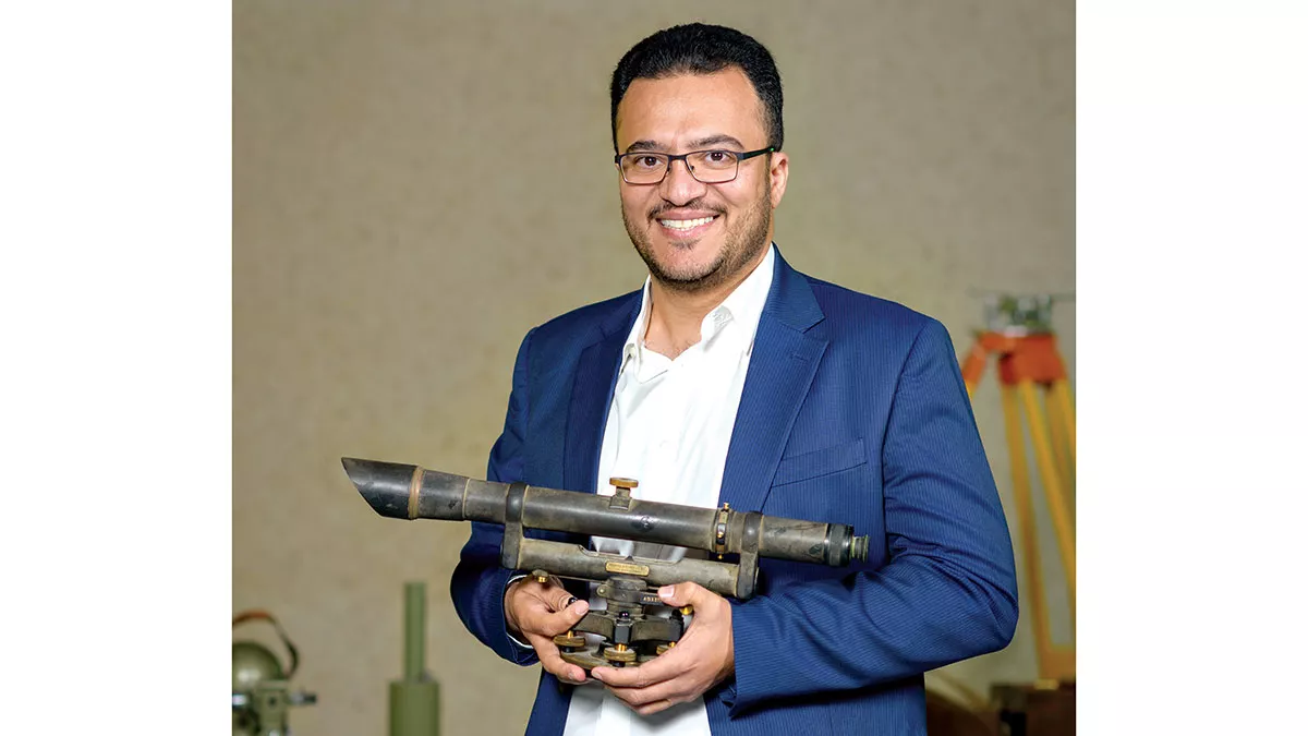 Abdulaziz I. Mugaiteeb helps arrange transfer of surveying tools toward Archive efforts