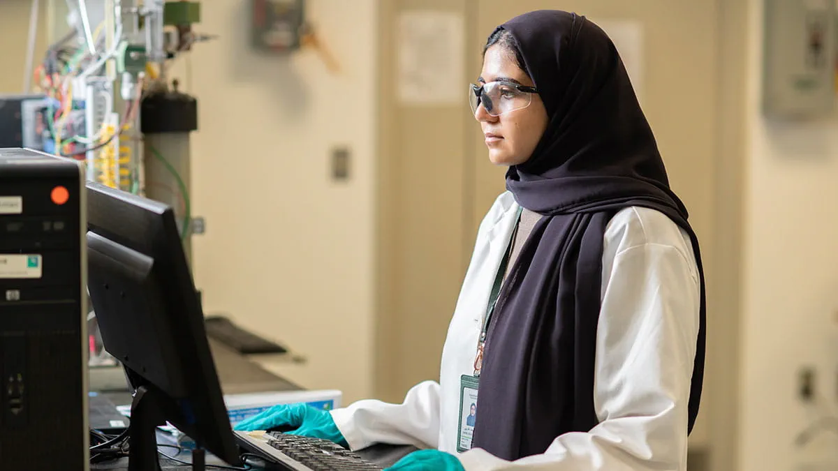 Nawal AlGhoraibi working on Aramco's DAC project