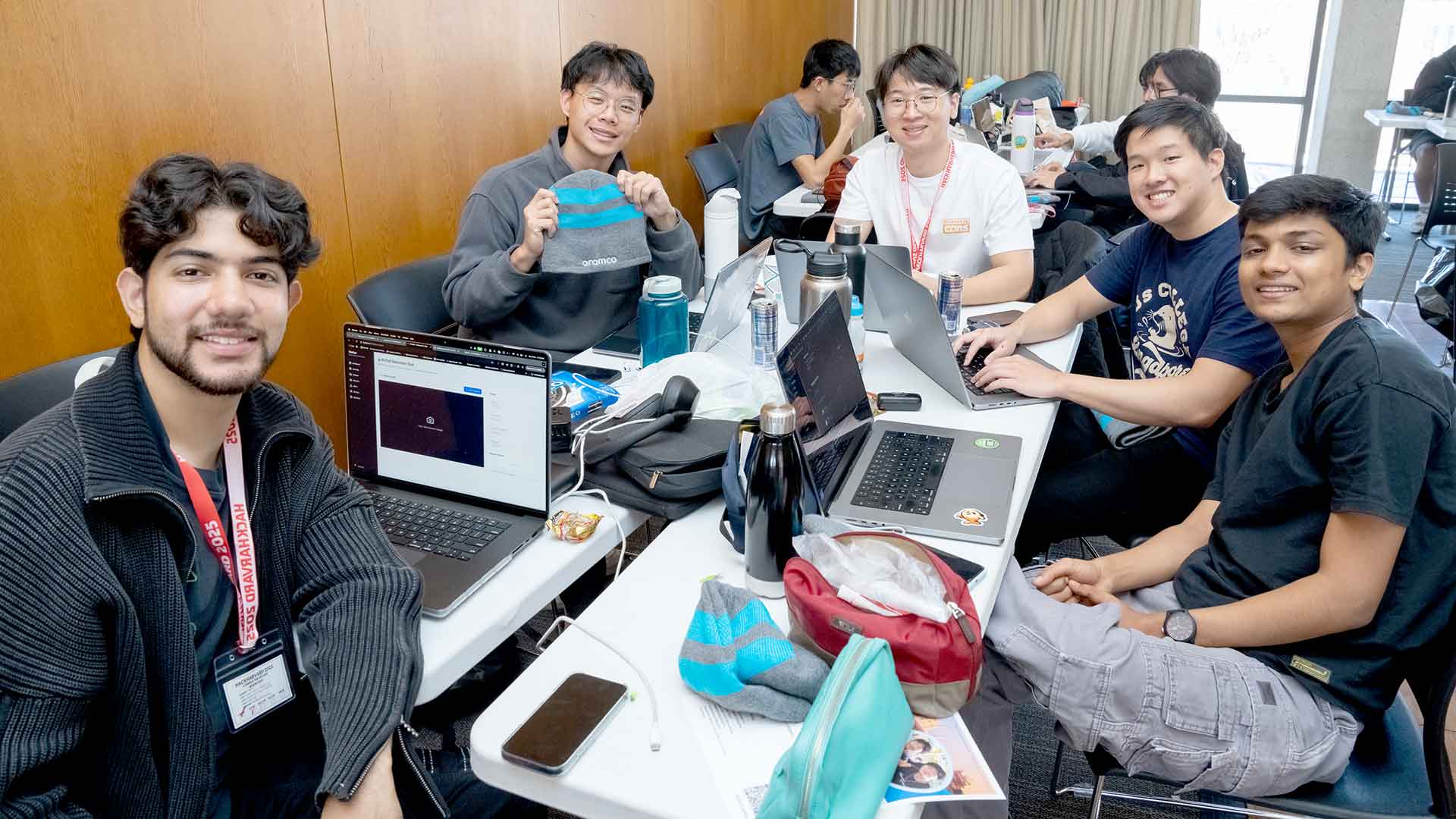 أرامكو تساعد الطلاب في "توفير الطاقة للمستقبل" في هاكاثون هارفارد لعام 2025