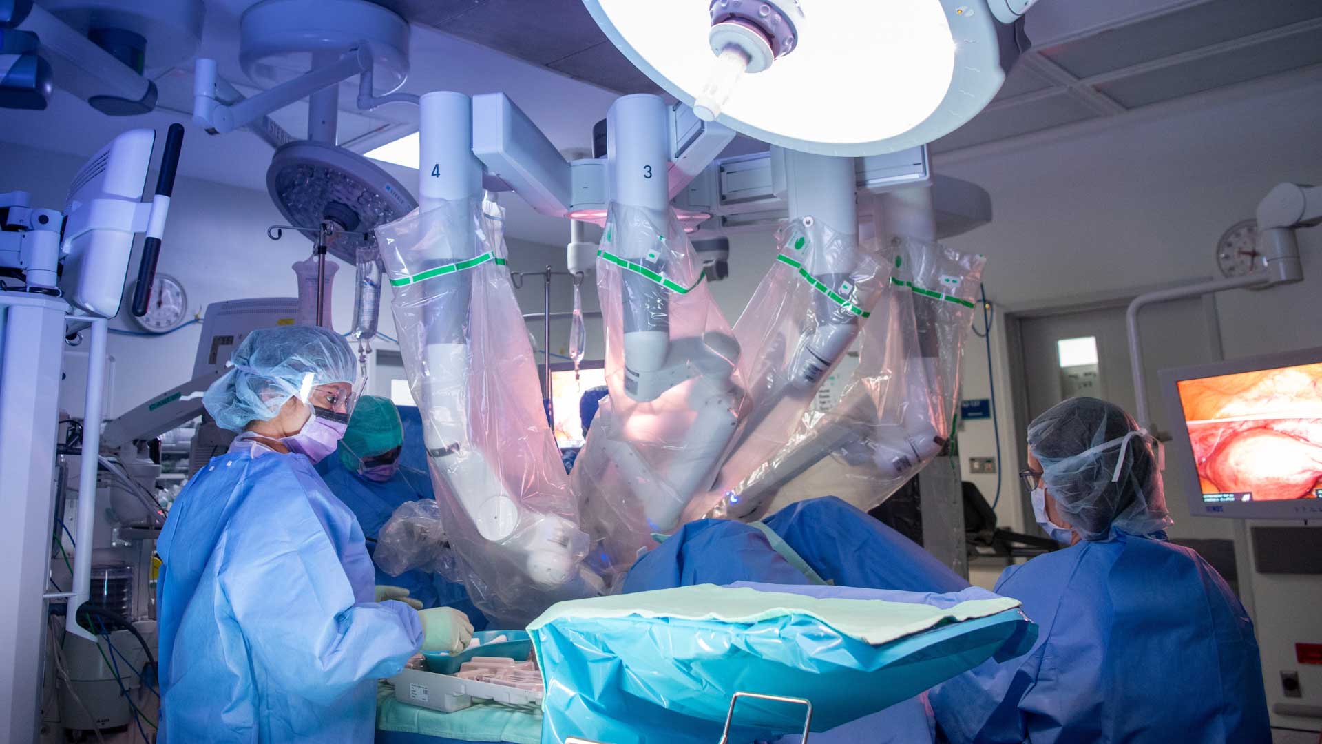 الكلية الأمريكية للجراحين تصنف مركز جونز هوبكنز أرامكو الطبي ضمن أفضل مقدمي الرعاية الجراحية