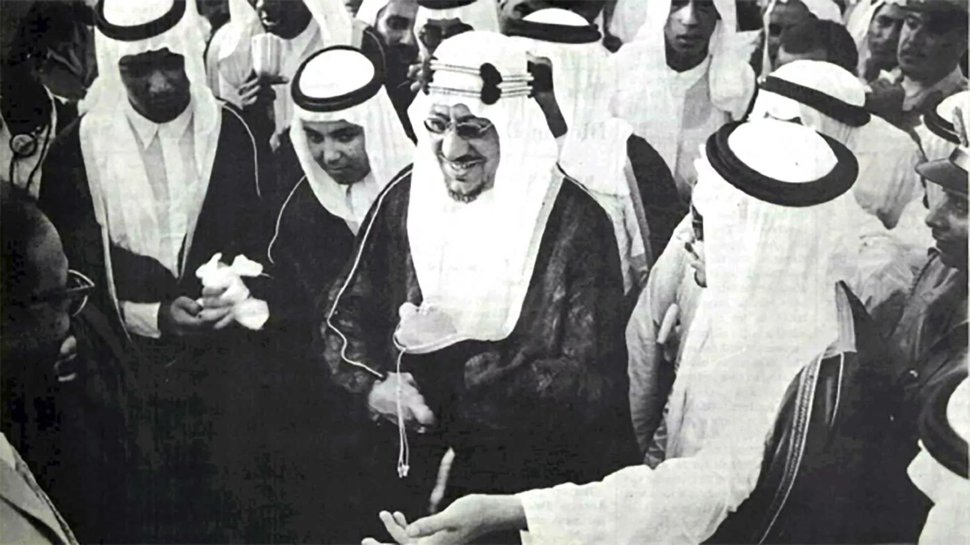 This Day in History (1961): King Sa'ud officially opens port extension at Dammam
