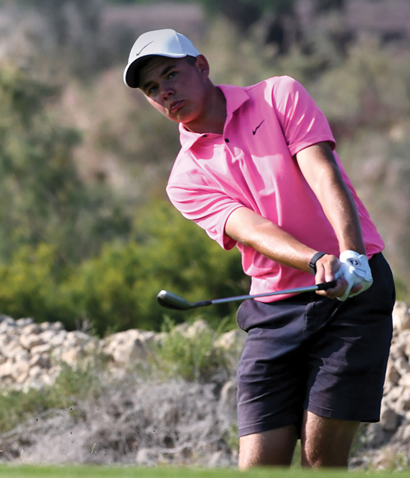 Golfers go for the green in Dhahran